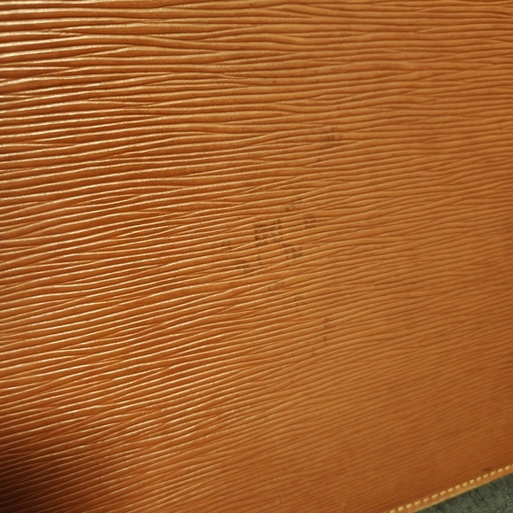 Louis Vuitton Serviette Ambassadeur Epi Leather Briefcase - Picture 8 of 16